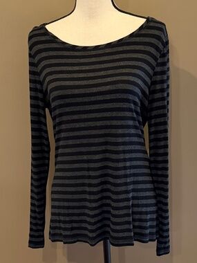 Cable & Gauge Gray and Black Long Sleeve Lightweight Top, Size Large